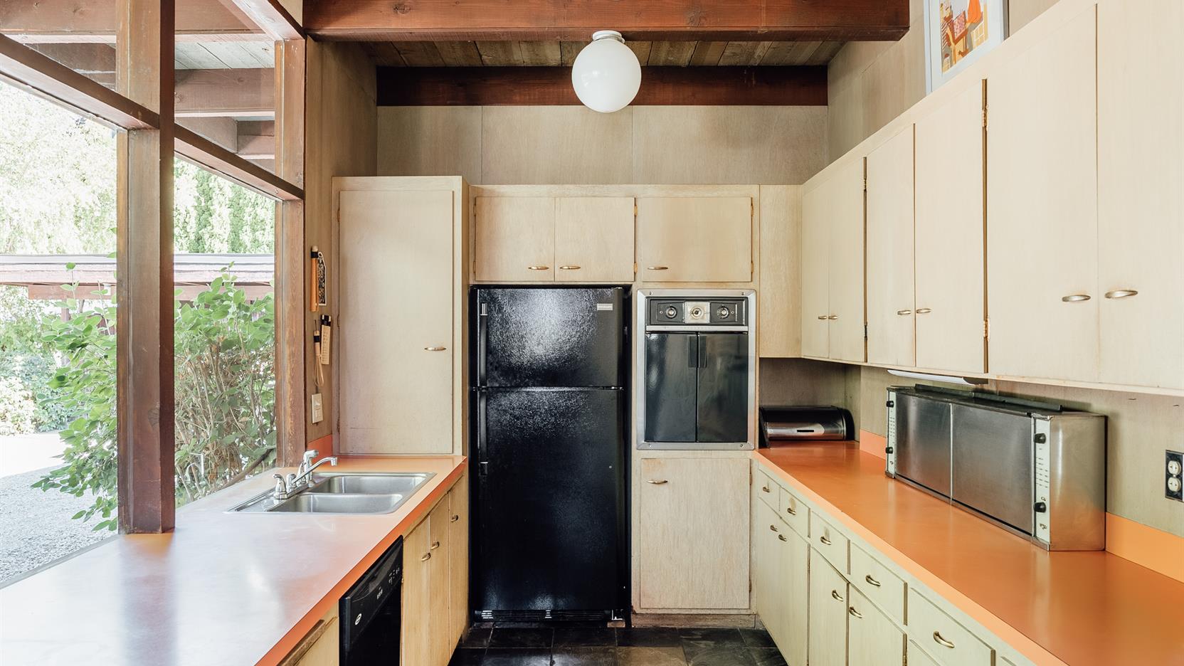 Cottonwood Lane Hand of Mod